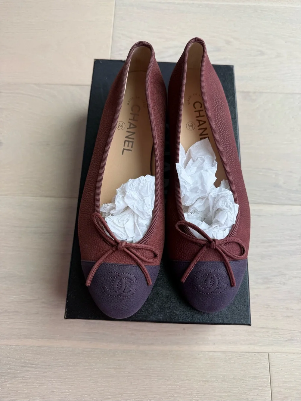CHANEL Two-Tone Plum and Deep Burgundy Cap-Toe Ballet Flats - Picture 4 of 8